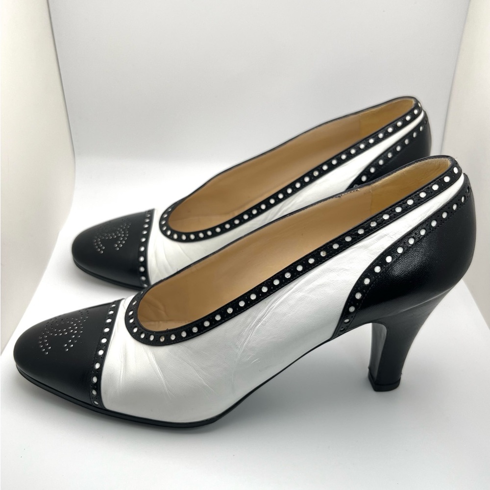 Vintage CHANEL Spectator Pumps / Heels Women’s 7.5 - Picture 5 of 14